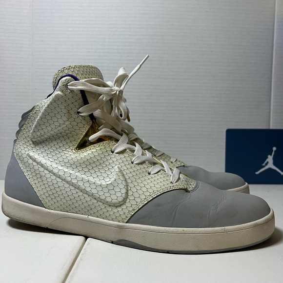 Nike Kobe 9 NSW Lifestyle
Wolf Grey - Picture 8 of 9